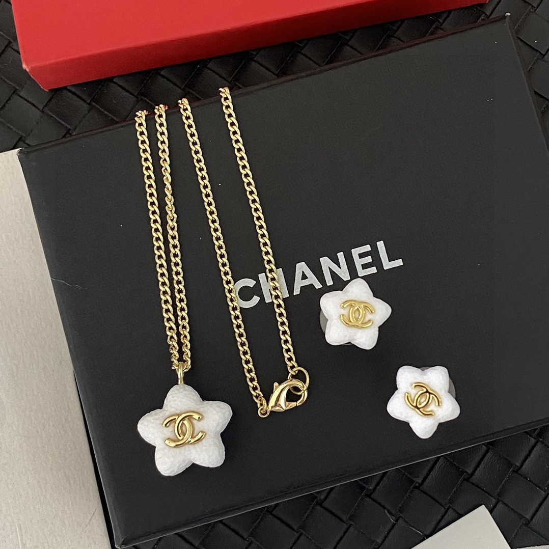 Chanel Necklaces